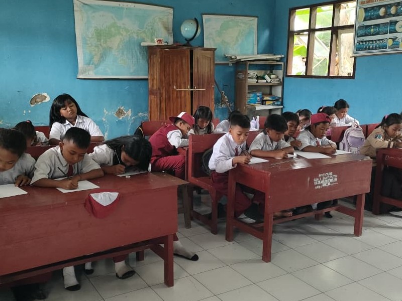 Ukur Capaian Belajar, Siswa SDN 5 Banyuputih Ikuti Penilaian Akhir Semester